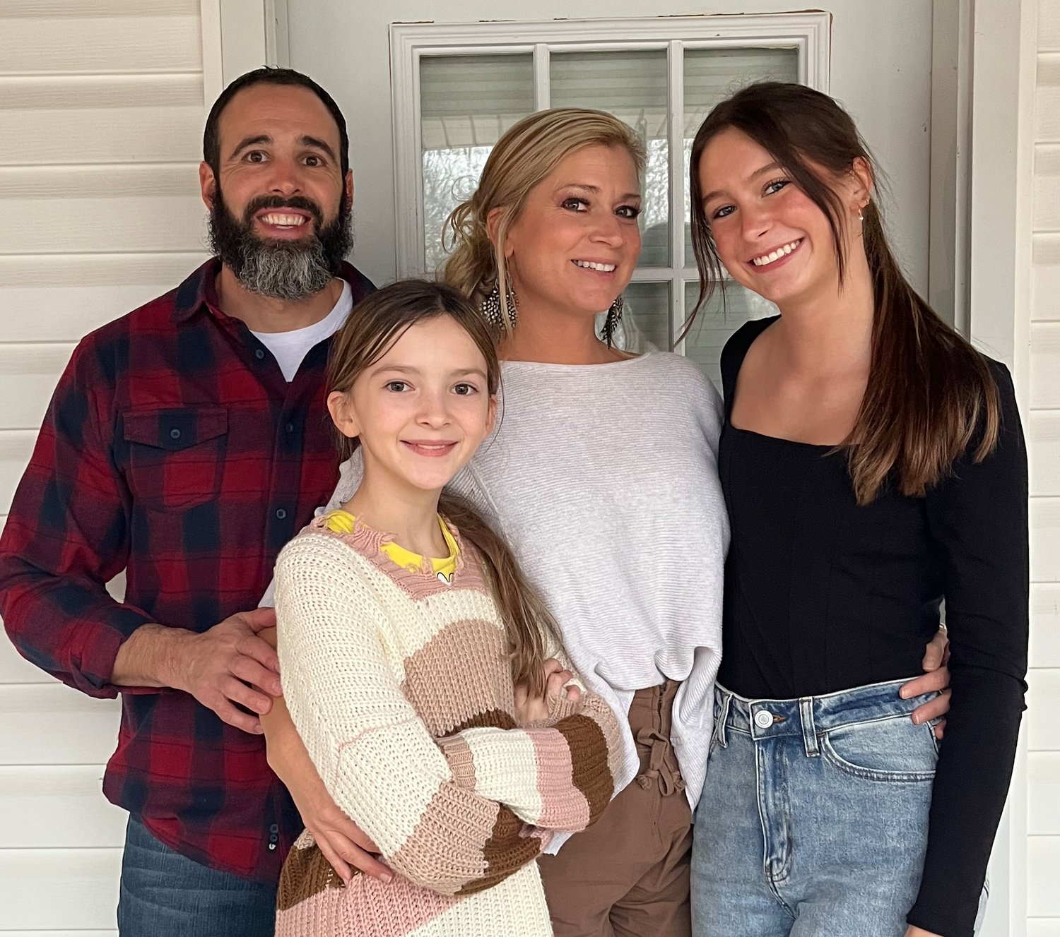 Tim and Natalie Metcalf will join the Maries R-1 staff in the 2023-2024 school year. They are pictured here with their daughters.